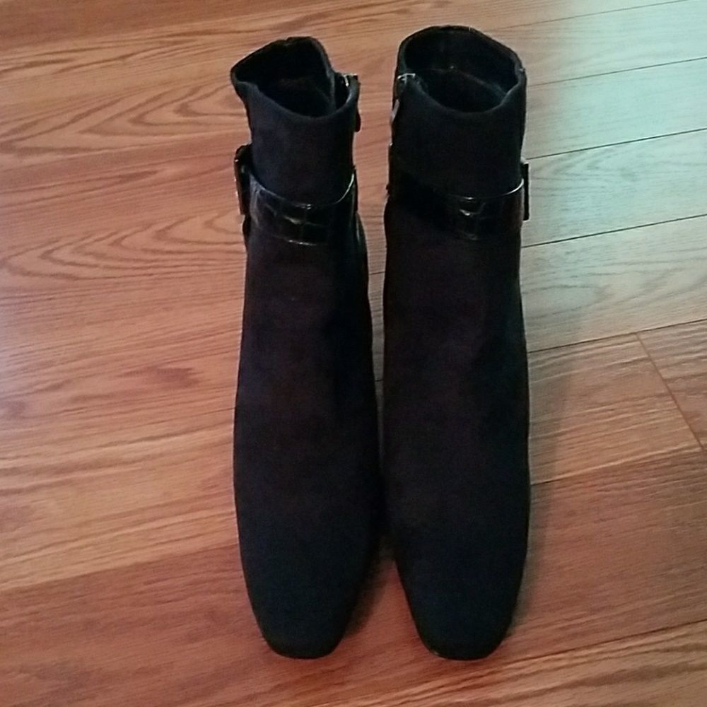 Amanda black buckle booties Sz 10 NWOB